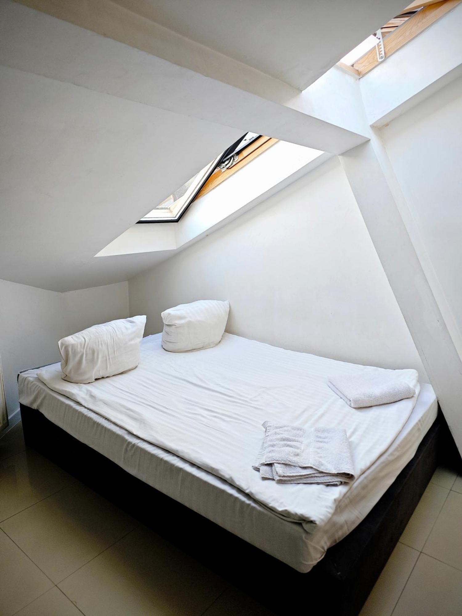 Apartamenty Hoza Attic Studio Warsaw Room photo